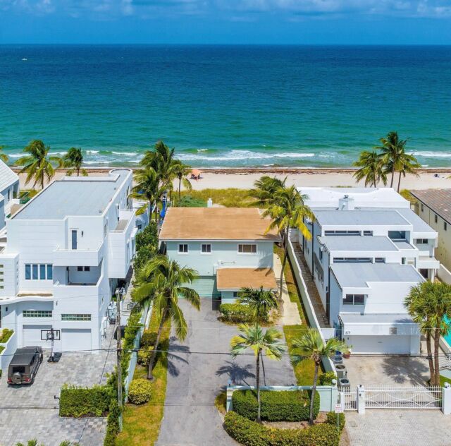 𝐁𝐞𝐚𝐜𝐡𝐟𝐫𝐨𝐧𝐭 𝐋𝐢𝐯𝐢𝐧𝐠 𝐢𝐬 𝐂𝐚𝐥𝐥𝐢𝐧𝐠 𝐘𝐨𝐮𝐫 𝐍𝐚𝐦𝐞
2920 N Atlantic Blvd

The opportunity you have been waiting for. Renovate your dream house with amazing views of the crystal blue Atlantic Ocean, and miles of award-winning white sand. Enjoy the beautiful weather and sunshine South Florida has to offer with 50 feet of ocean frontage and a total of .21 acres of land. Located in the private enclave of Lauderdale Beach, you are conveniently located just minutes from International airports, Fort Lauderdale’s top restaurants, resorts, top country clubs, and exclusive yacht clubs.

📍 Fort Lauderdale, FL 
💰 $7,595,000
🏠 4 Bedrooms • 3.5 Bathrooms 
📐 2,750 Square Feet
🌊 50 Feet Ocean Frontage

@chadcarroll | @thecarrollgroup | @compassfl

#beachfront #beachhouse #homeonthebeach #fortlauderdale #fortlauderdalehomes #miami #beachliving #dreamhome