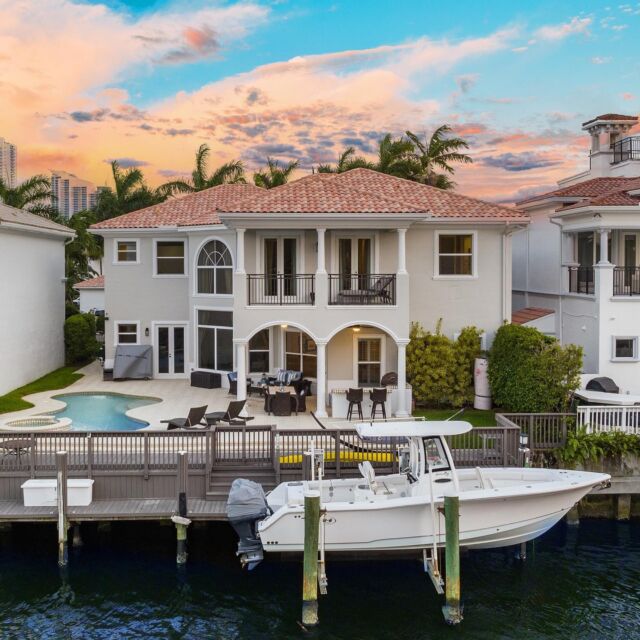 🚨 𝐏𝐑𝐈𝐂𝐄 𝐈𝐌𝐏𝐑𝐎𝐕𝐄𝐌𝐄𝐍𝐓 🚨
1130 Hatteras Ln

Experience luxury living in this stunning waterfront home in Harbor Pointe, the newest section in Harbor Islands. Over 4,900 square feet of opulent living space, 6 spacious bedrooms with additional den/office, and 5.5 lavish bathrooms. Culinary enthusiasts will love the new Thermador appliances, including a double oven, induction cooktop, and Sub-Zero refrigerator, freezer and wine cooler. The 3 car Garage is equipped with a Tesla electric car charger. Enjoy a private oasis with a heated pool and boat dock w lift. Amenities include a gym, tennis, pickle ball, basketball courts, clubhouse, pools, security, parks and marina. This tranquil cul-de-sac is perfect for young families and situated in an exclusive gated community with 24 hr security. Great opportunity to own an exquisite waterfront home!

📍 Hollywood, FL
💰 $3,800,000
🏠 6 Bedrooms • 5.5 Bathrooms 
📐 4,946 Square Feet
🌊 65 Water Frontage 

@chadcarroll | @bretteaglstein | @thecarrollgroup | @compassfl

#priceimprovement #luxurylisting #luxuryhome #luxuryrealestate #hollywoodfl #miamiliving #miamilifestyle #homedesign #interiordesign